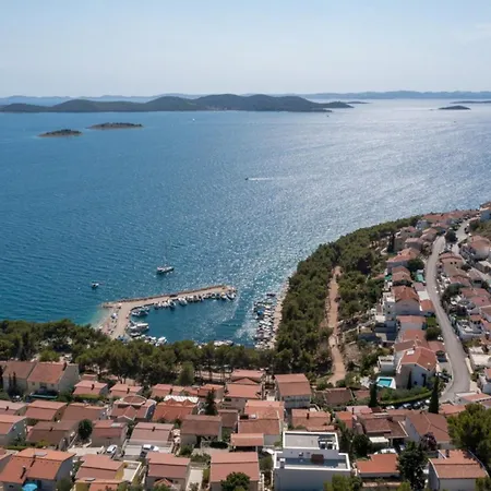 Luxury Fleur With Pool Βίλα *