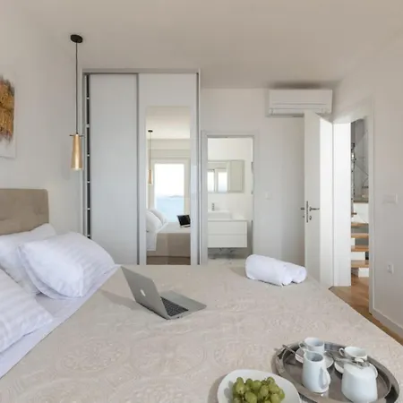 Luxury Fleur With Pool Villa *