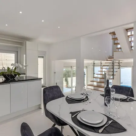 Villa Luxury Fleur With Pool *