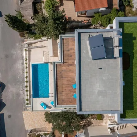 וילה Luxury Fleur With Pool דראגה