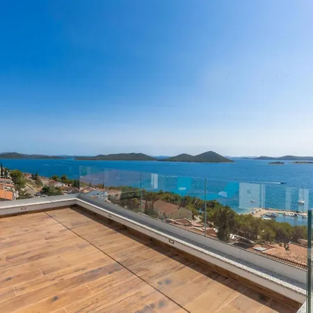 Luxury Fleur With Pool Villa Drage