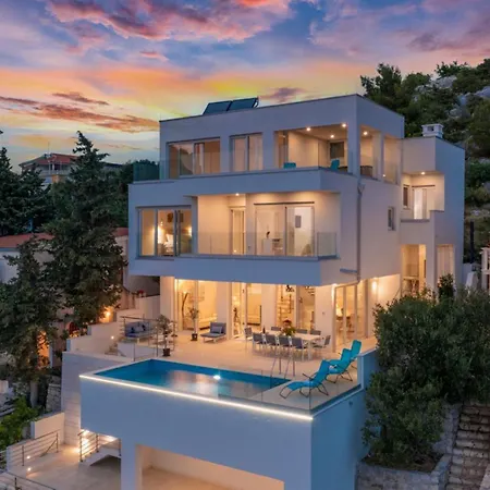 וילה Luxury Fleur With Pool