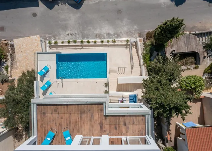 Luxury Fleur With Pool *