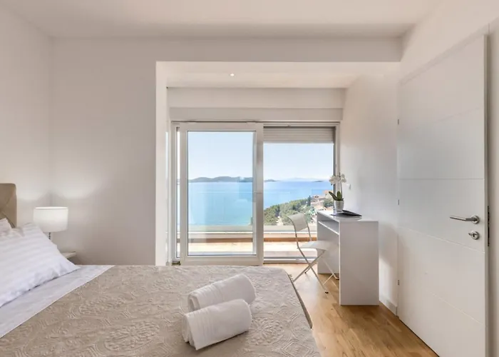 Вилла Luxury Fleur With Pool *