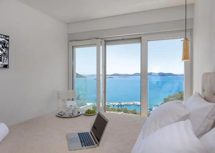 Luxury Fleur With Pool Вилла