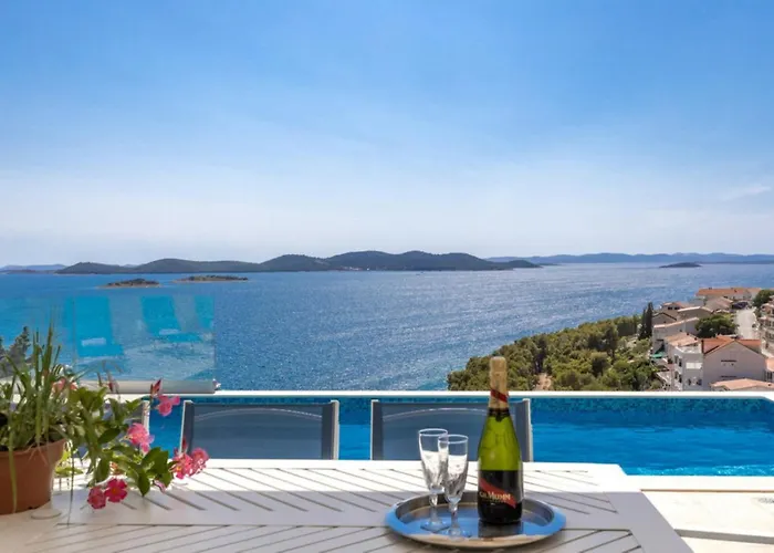 Luxury Fleur With Pool Вилла *