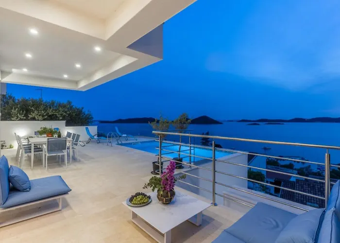 Luxury Fleur With Pool Вилла Драге