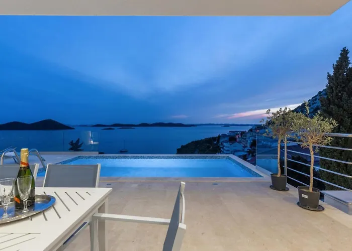 Luxury Fleur With Pool Вилла *